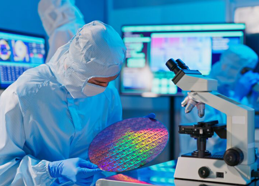 Nanotech et semi-conducteurs salles blanches